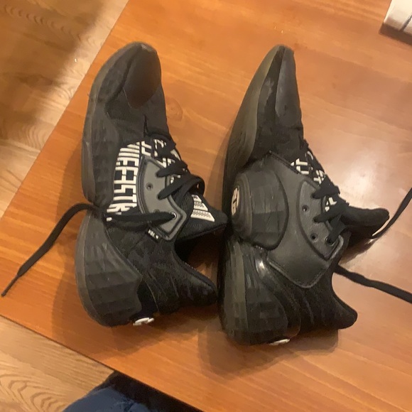 Harden 4 Men’s size 9 - Picture 4 of 7